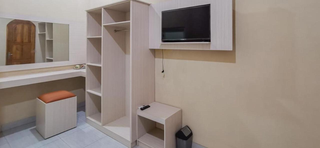 מלון Reddoorz Near Pantai Pancer Door פאצ'יטאן מראה חיצוני תמונה