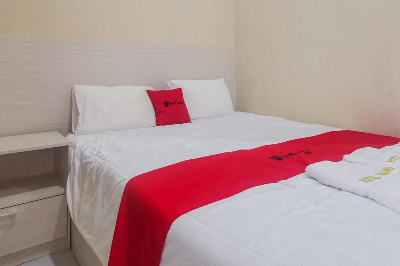 מלון Reddoorz Near Pantai Pancer Door פאצ'יטאן מראה חיצוני תמונה
