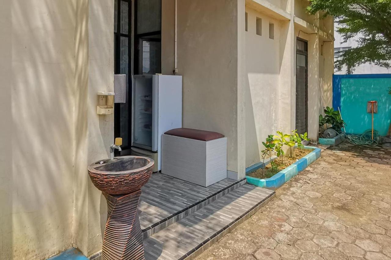 מלון Reddoorz Near Pantai Pancer Door פאצ'יטאן מראה חיצוני תמונה